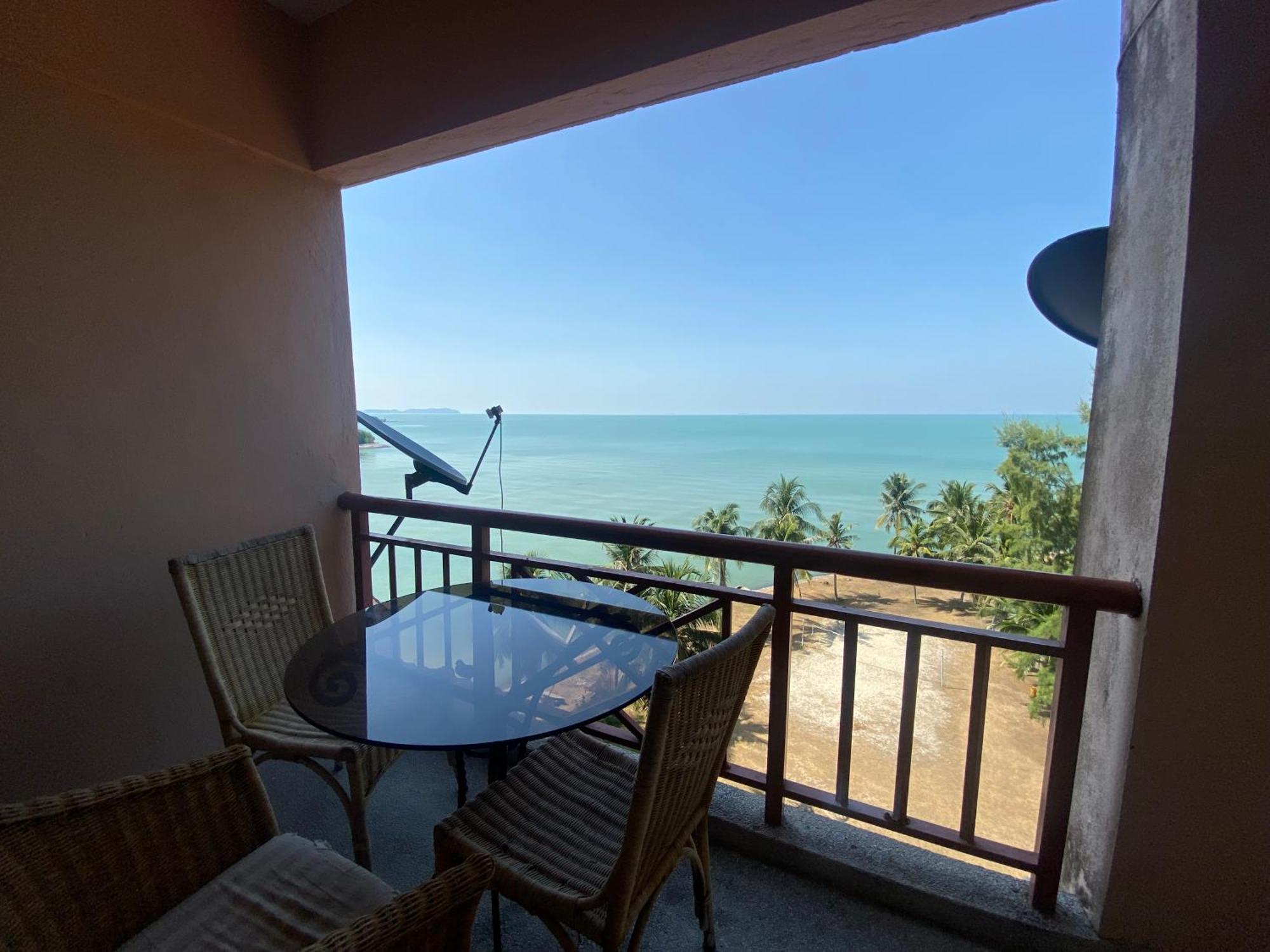 Adlia Pd Apartment W Seaview Port Dickson Exterior photo